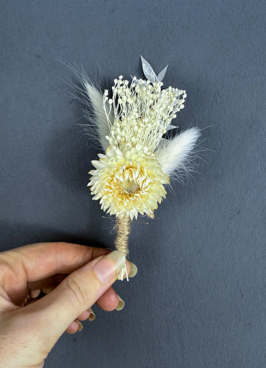 Orla dried flower buttonhole