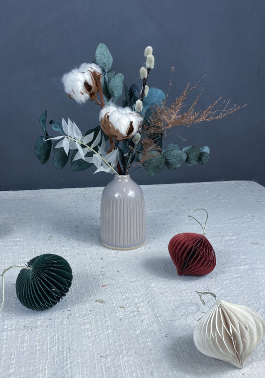 Layla festive dried flower Bud Arrangement