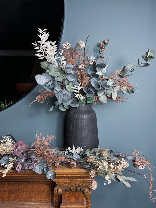 Evie festive dried flower bouquet