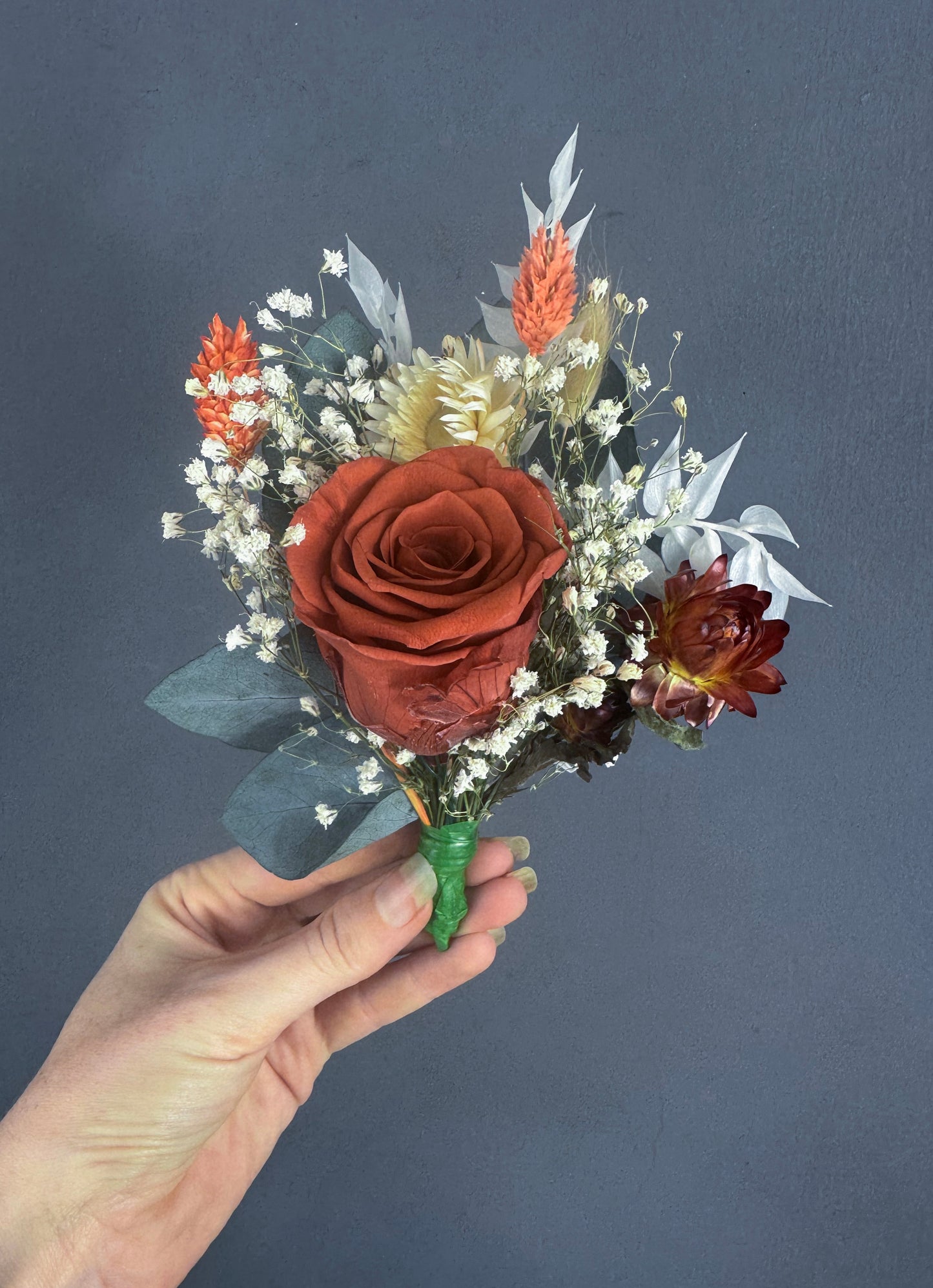 Dried flower cake topper