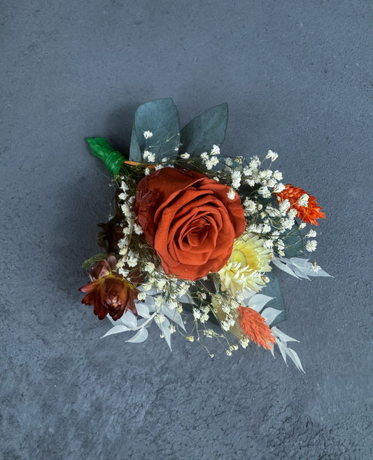 Dried flower cake topper