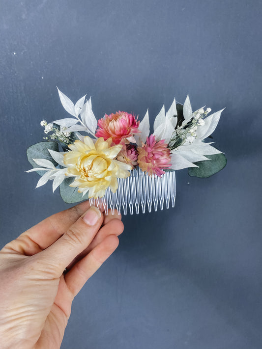 Tamara dried flower hair comb