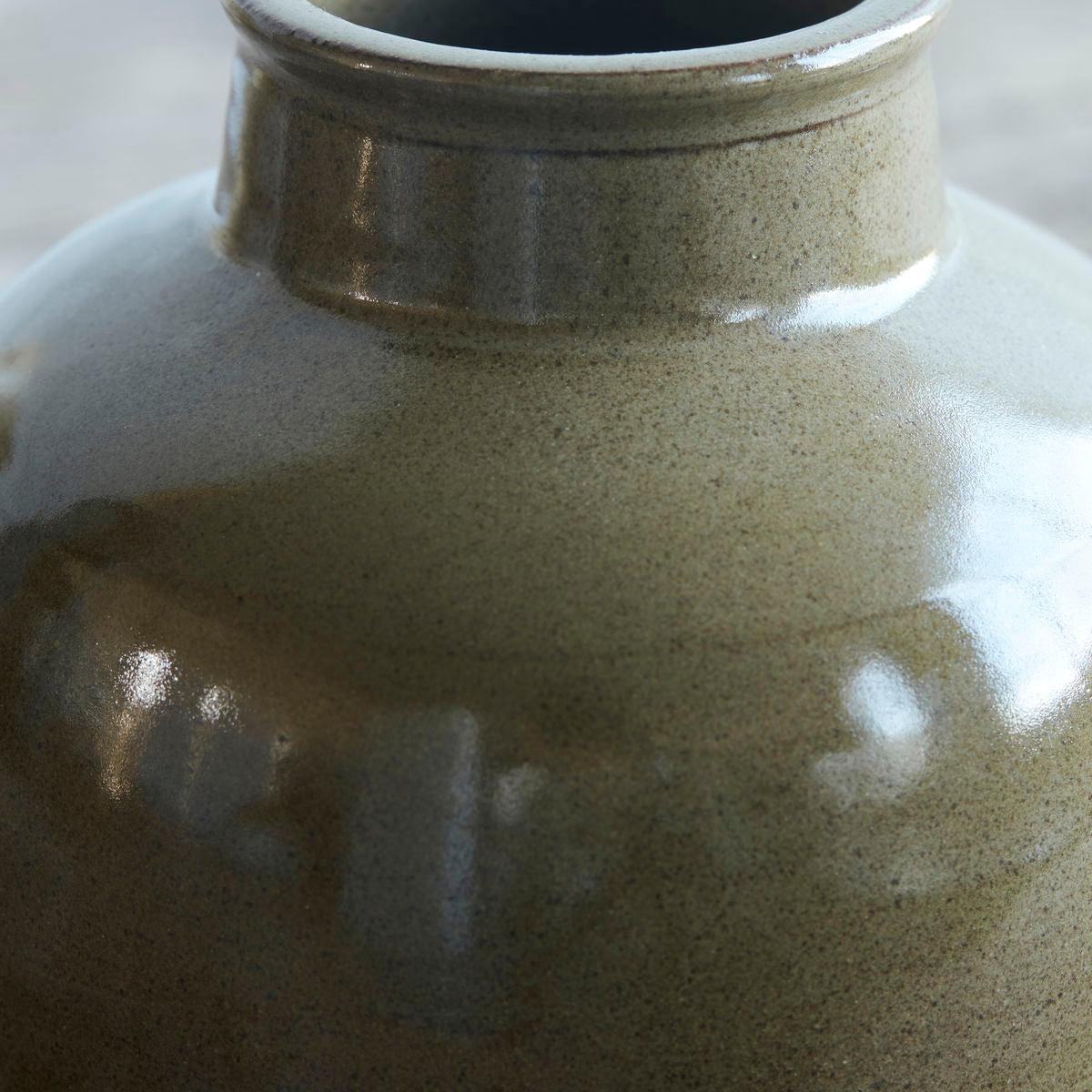Aju Vase