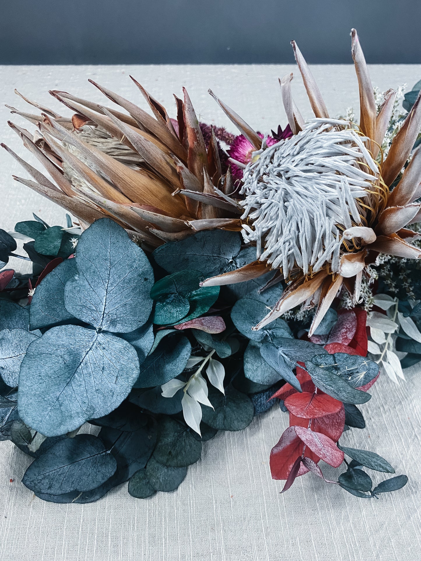 Harper top table centrepiece