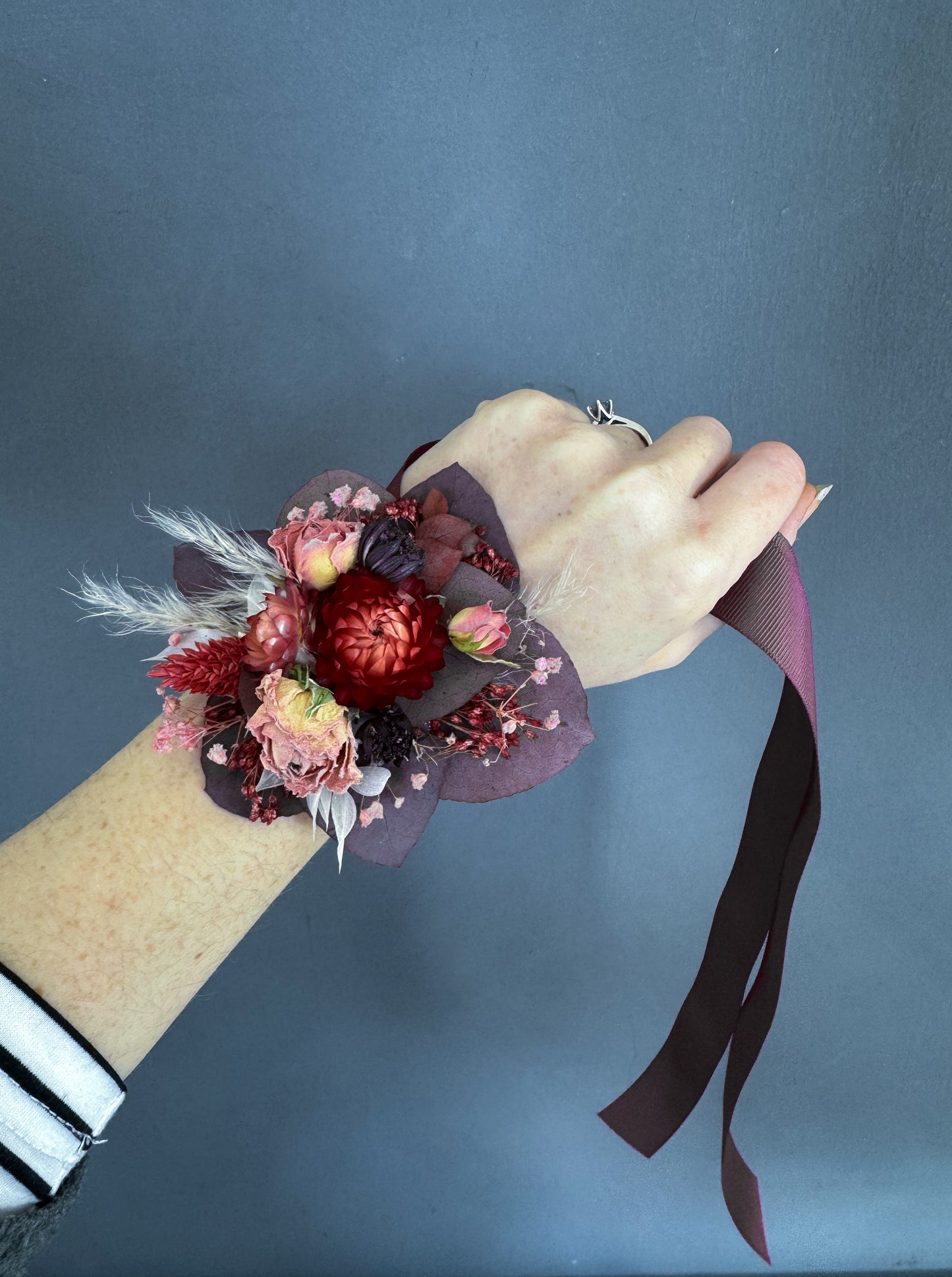 Jenni wrist corsage