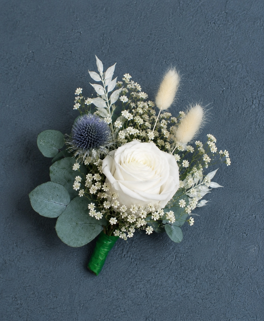 Dried flower cake topper