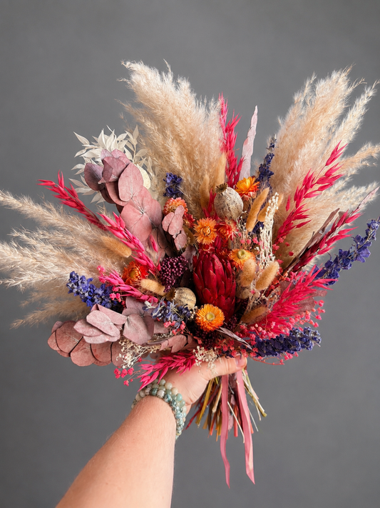 Fia dried flower bouquet