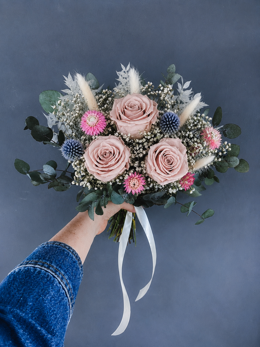 Cat dried flower bridal bouquet