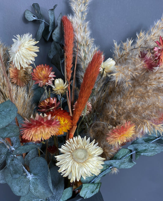 Alva dried flower bouquet