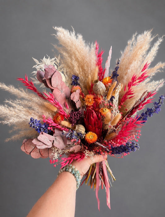 Fia dried flower bouquet